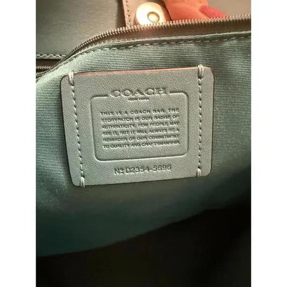 Stylish Coach Signature Tote Bag - 2023 5696 - Picture 6 of 8